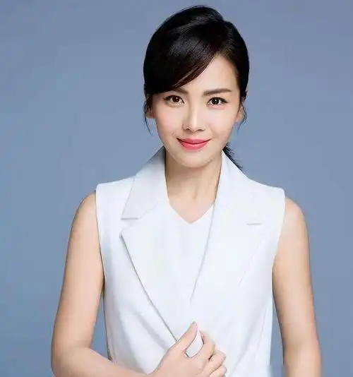 刘涛刚出道时的照片长成这般模样和现在相比简直判若两人