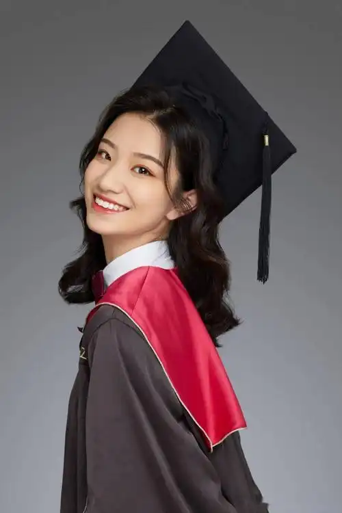 绝了这是我见过最惊艳的学士服不信你不服