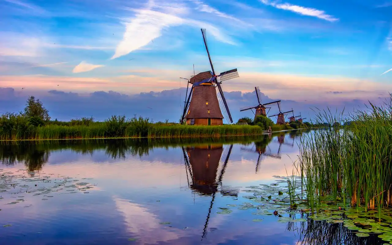 唯美风车高清桌面壁纸