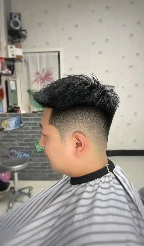 原创两侧铲短pk男士碎发你更喜欢哪一种请说出喜欢他们得优点