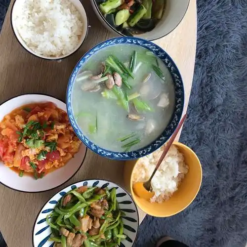 最近在家里做的饭!有时候会邀请朋友来家里吃饭