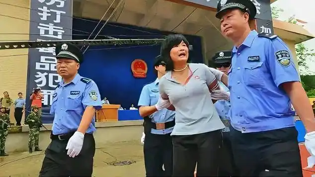 2015年,陆丰宣判大会上,被判处死刑的胡巧贤|法院宣判|犯罪|陆丰市