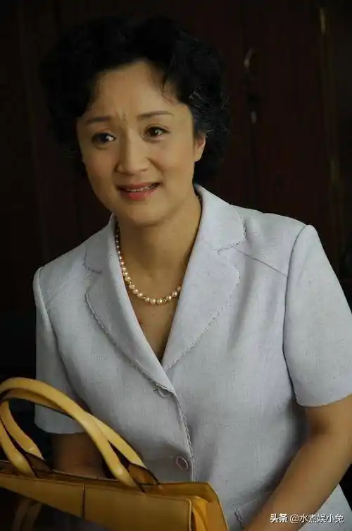 原创萨日娜从出道就开始演母亲这7位常演同类角色的演员为何反被夸