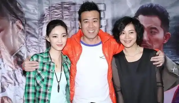 2013年,于和伟就和王丽坤传过绯闻,但两人多次否认,所以这件事情也不