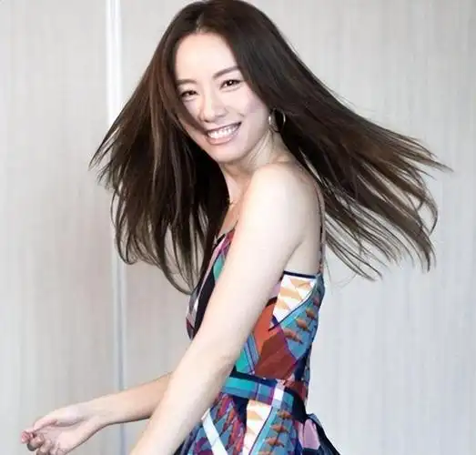 懂得终身学习多重要?同是运动员出身,对比邓丽欣与方力申就懂了