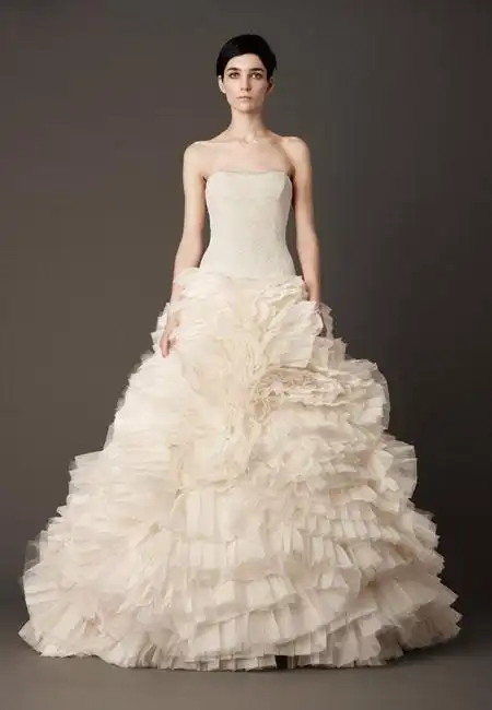 王薇薇verawang2013秋季婚纱样品