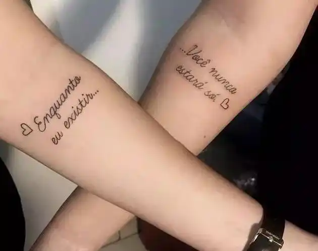 情侣纹身纹对方名字(怎么看待情侣纹身)