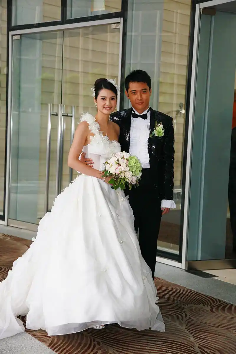 洪欣离婚,要官宣几次才成功,如此决绝是怎么了  #洪欣张丹峰官宣离婚