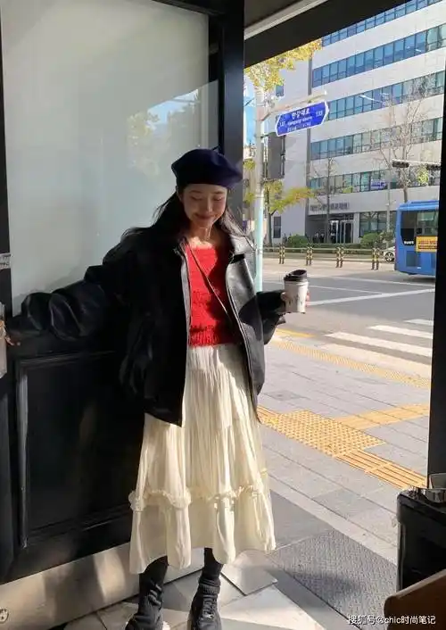 韩式穿搭风向标来袭,花式裙装百搭俏皮,这样穿有韩剧氛围感了