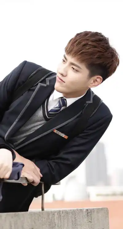 吴亦凡 kris 致青春 原来你还在这里 学院 校服 男神 加油 初心