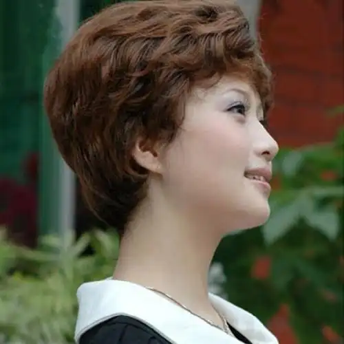 女人别乱烫头这几款发型特洋气显年轻老公和同事都夸美