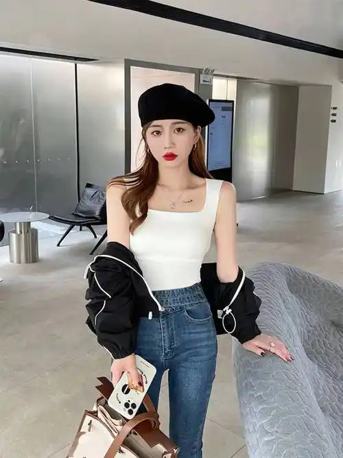 那些穿吊带露肩的女生都是真空上阵的吗