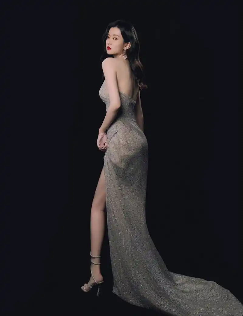 乔欣这身礼服简直美炸了