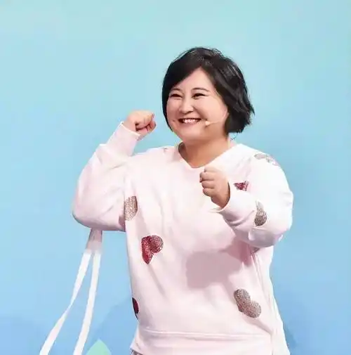 41岁贾玲暴瘦50斤,瘦成一道闪电向好莱坞发展了?