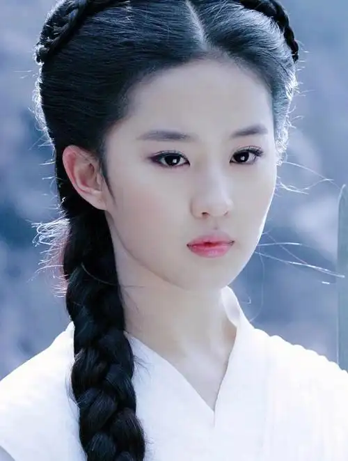 刘亦菲搞笑女实锤了,采访届泥石流,笑死人不偿命!04