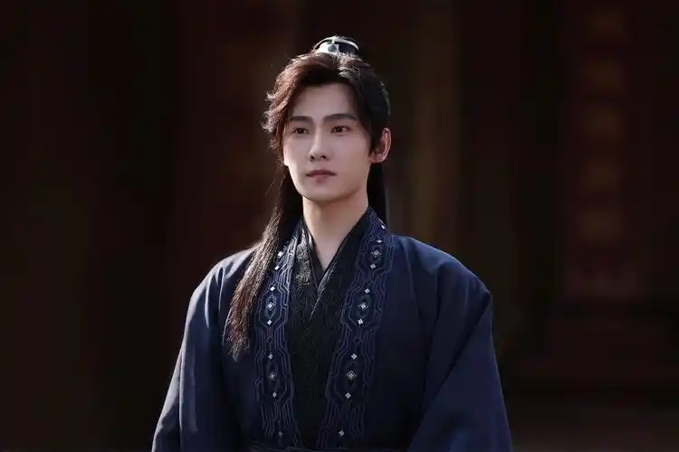 查看更多高清图片剧方在官方渠道发布了高燃预告片,杨洋古装造型惊艳