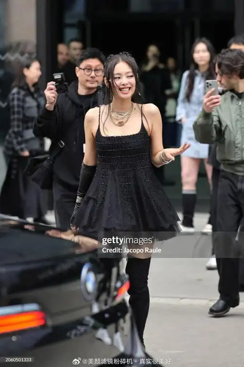jennie仪态