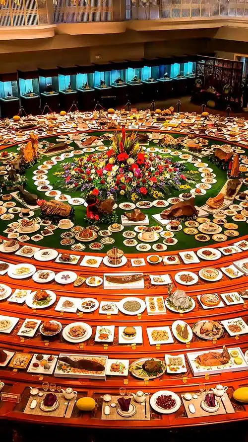 美食#真正的宫廷御宴"满汉全席"共1088道,均为奇石异宝,珍品佳肴佑行