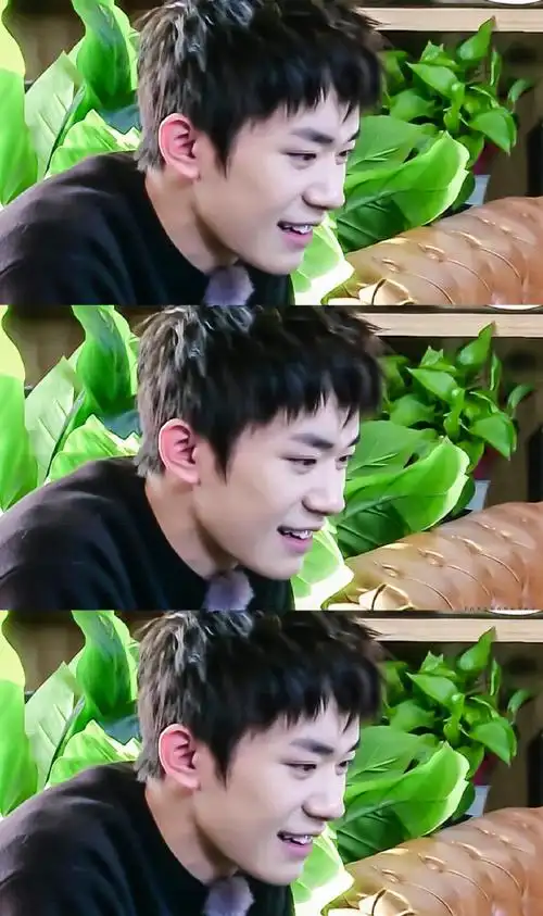 18岁的易烊千玺真帅气 真可爱 那会才剃完寸头几个月后的发型 好帅