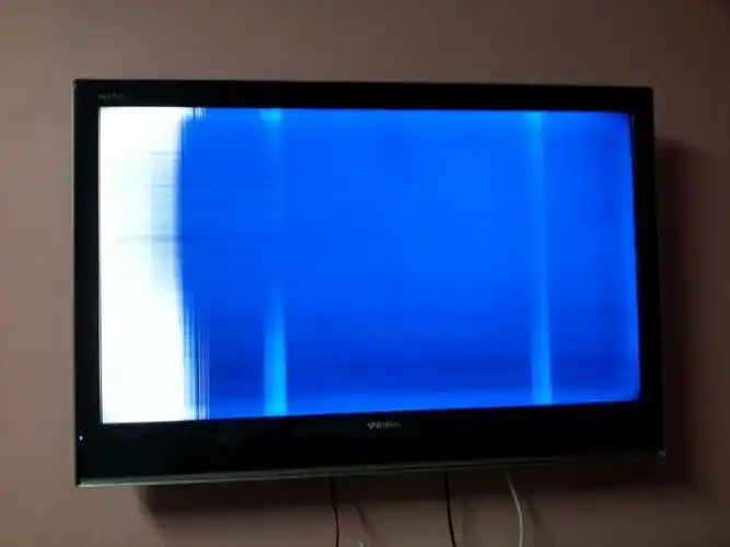 这是37寸液晶电视机的故障图片,请高手判断故障点是哪里?谢谢!