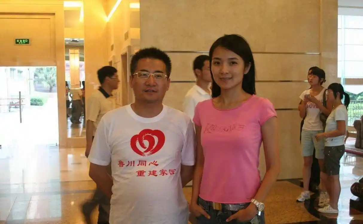 管彤:我这辈子最正确的决定,就是在42岁高龄为普通丈夫生儿子_舞台