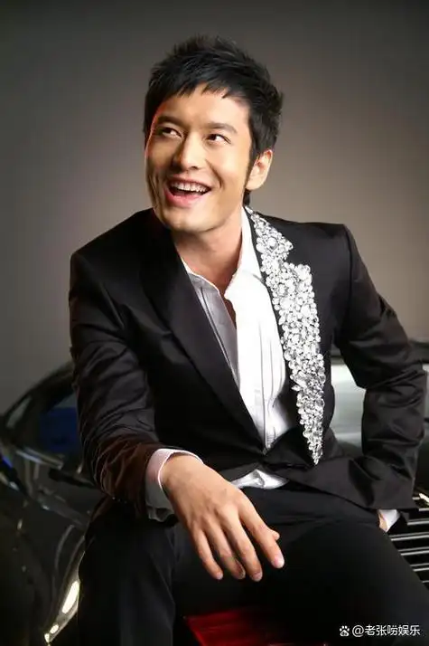 黄晓明公开谈离婚后生活:孤独,无助与对幸福的定义