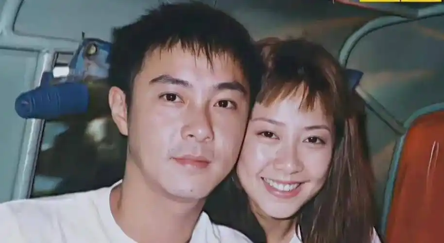 张卫健张茜:结婚16年两次流产,如今无子无女依然幸福,这就是爱_家庭