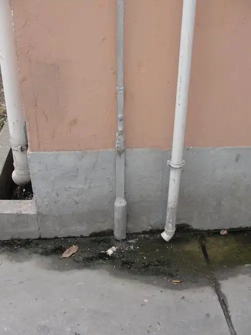 【附图请教】老小区建筑防雷引下线的问题