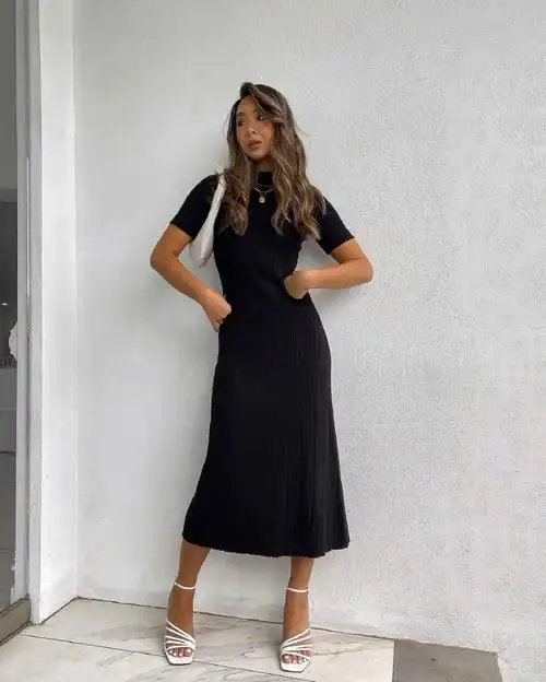 时尚博主穿什么##时尚穿搭#欧美时尚博主的简约风look book|配珊屯