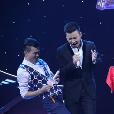 含泪讲述坎坷成名路_综艺戏曲_戏剧-超级明星