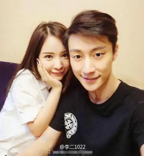 乔任梁女友发旧照引乔任梁粉丝不满