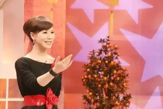 原创东方卫视前主持人房海燕罕见现身主动去医院检查牙齿