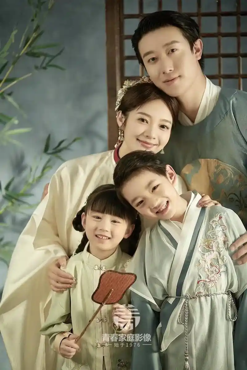 最爱的汉服全家福.