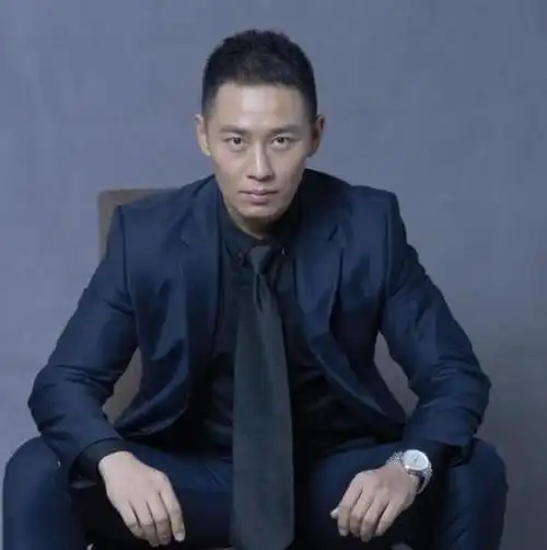 王小毅官宣与宁静分手4年,这对姐弟恋仅仅维持了一年