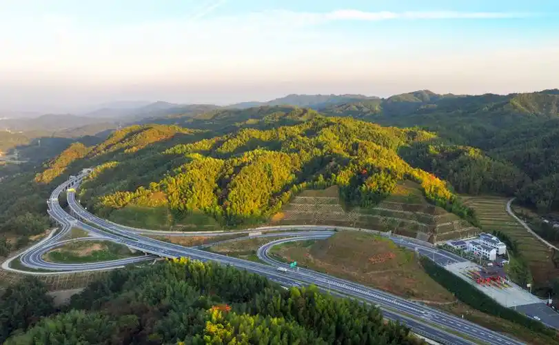 江西宜丰旅游公路助力乡村振兴