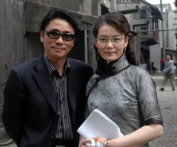 潘虹和杨延晋传绯闻的时候,杨延晋的妻子洪融一直在闹,扬言要使潘虹身