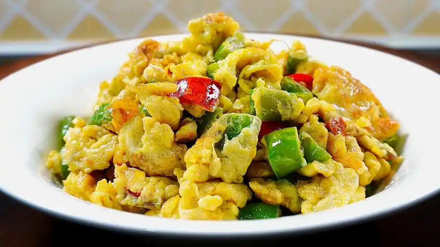 这才是尖椒炒鸡蛋最好吃的做法,鲜香下饭,比大鱼大肉还美味