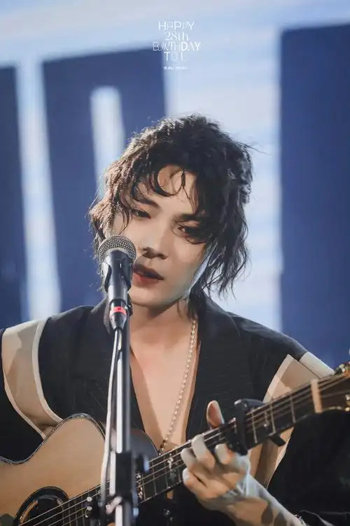 廖俊涛1011生日快乐