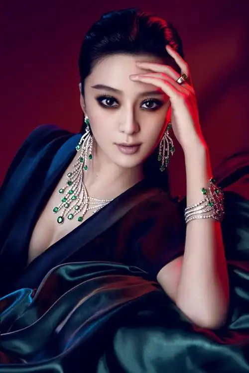 范冰冰12寸高跟女王范儿十足 盘点女神优雅瞬间