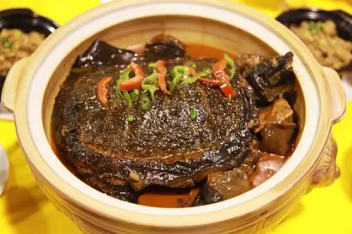 而徽菜,明清时居八大菜系之首.