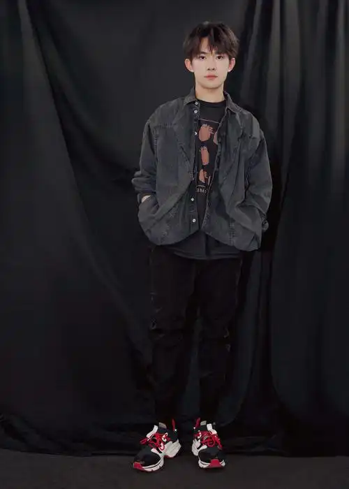 易烊千玺今年双十一狂欢夜要表演哪些节目