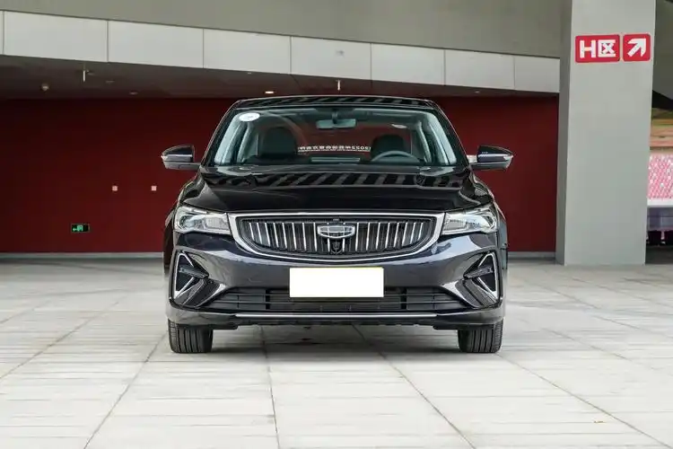 8万左右买轿车,这3款是首选,动力足空间大,还都是自动挡