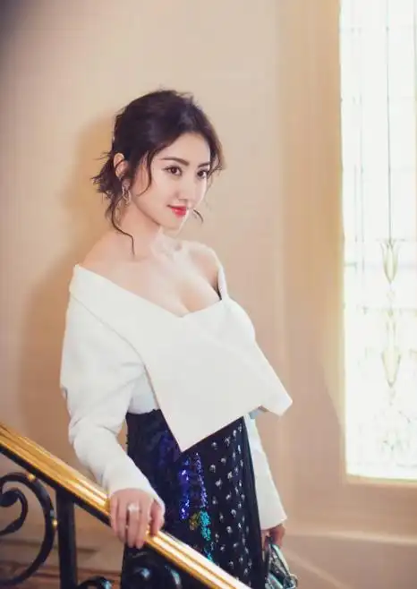 与张继科分手后,景甜越活越美,穿无痕衣不见赘肉一丝_时候_衣服_柠檬