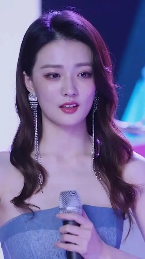 军艺校花徐璐好绝,当兵十一年%徐璐