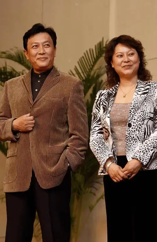 壮丽嫁给唐国强:靠什么将饱受非议的婚姻经营得活色生香?