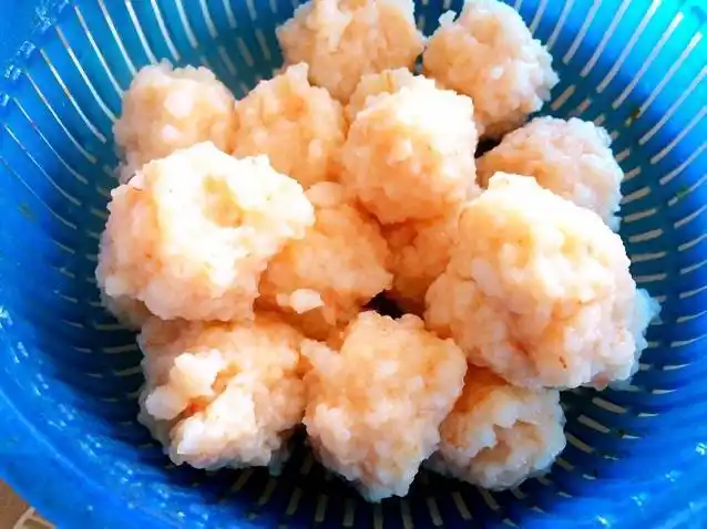 虾丸子的做法