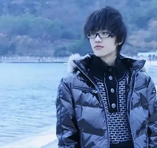 被贴盗版周杰伦标签在地方台受尽委屈许嵩经历了什么