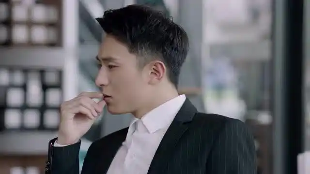 亲爱的热爱的:韩商言,你找蓝莓,是为了给分手费的吗?