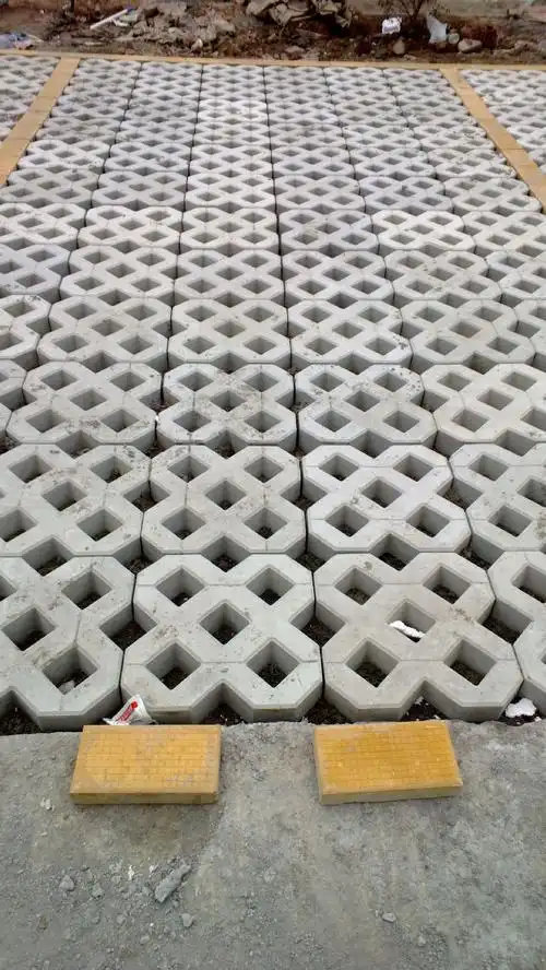 混凝土双8八字停车场路面植草砖