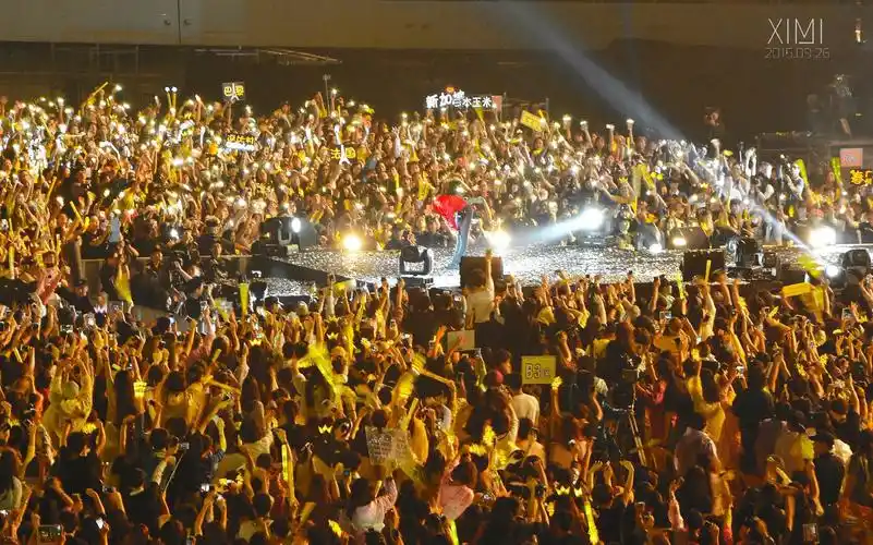 李宇春玉米大型合唱天团演唱会现场